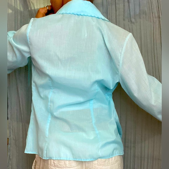 Vintage Blue Button down with Embroidered Flower details - Picture 3 of 4